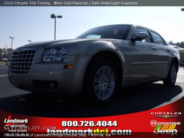 2010 Chrysler 300 Touring in White Gold Pearlcoat