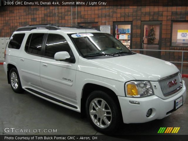 2006 GMC Envoy XL Denali 4x4 in Summit White