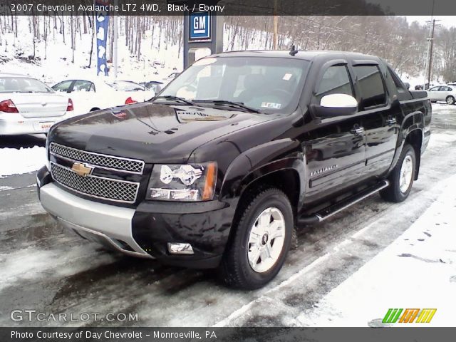 2007 Chevrolet Avalanche LTZ 4WD in Black