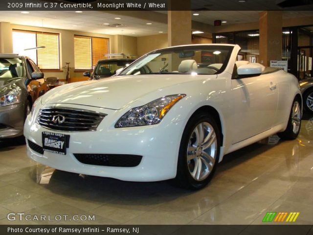 2009 Infiniti G 37 Convertible in Moonlight White