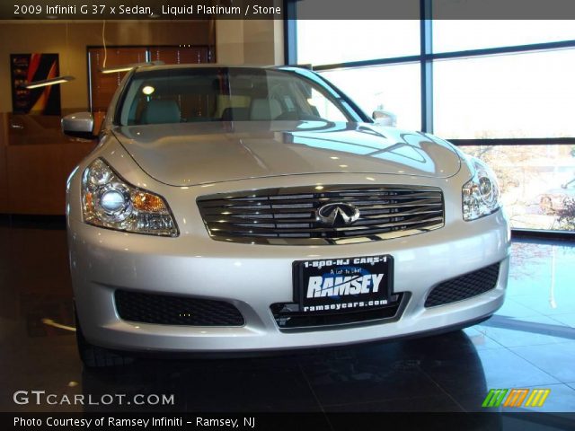 2009 Infiniti G 37 x Sedan in Liquid Platinum