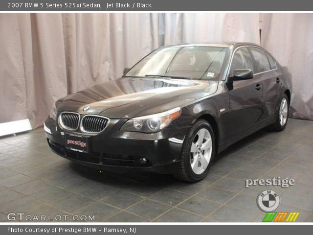 2007 BMW 5 Series 525xi Sedan in Jet Black