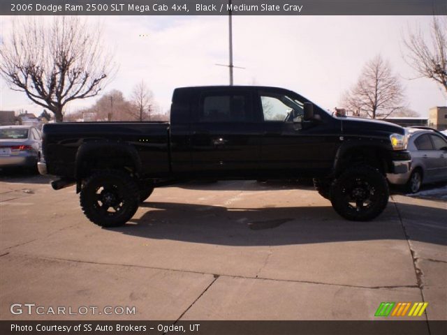 2006 Dodge Ram 2500 SLT Mega Cab 4x4 in Black