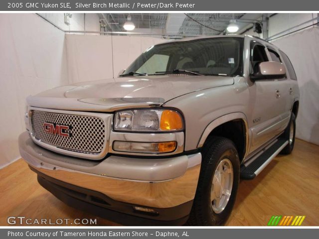2005 GMC Yukon SLE in Silver Birch Metallic