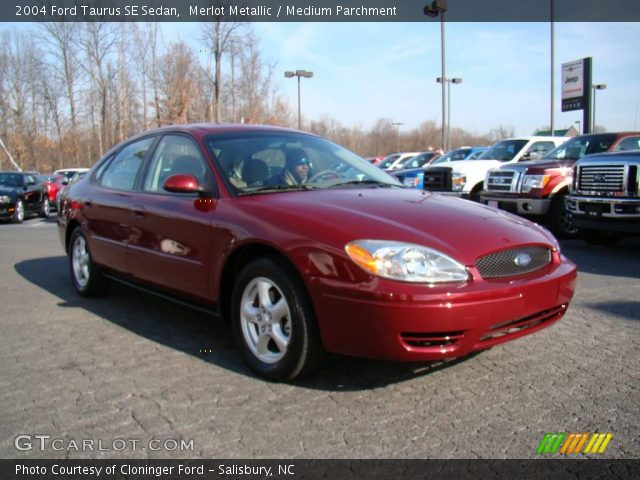2004 Ford Taurus SE Sedan in Merlot Metallic