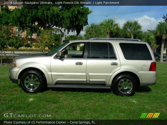 2004 Lincoln Navigator Ultimate in Light French Silk Metallic