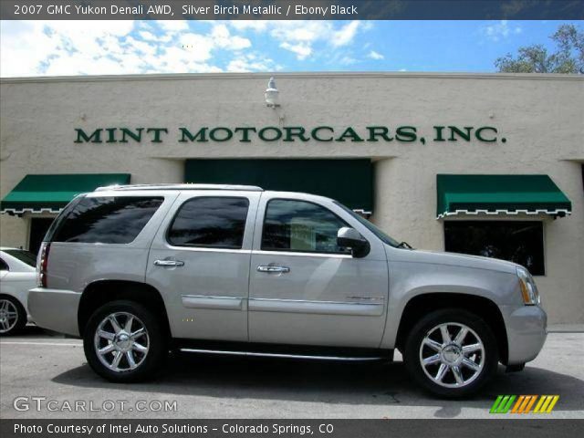 2007 GMC Yukon Denali AWD in Silver Birch Metallic