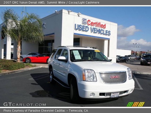 2007 GMC Yukon Denali AWD in Summit White