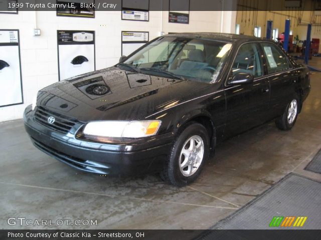 1999 Toyota Camry LE in Black