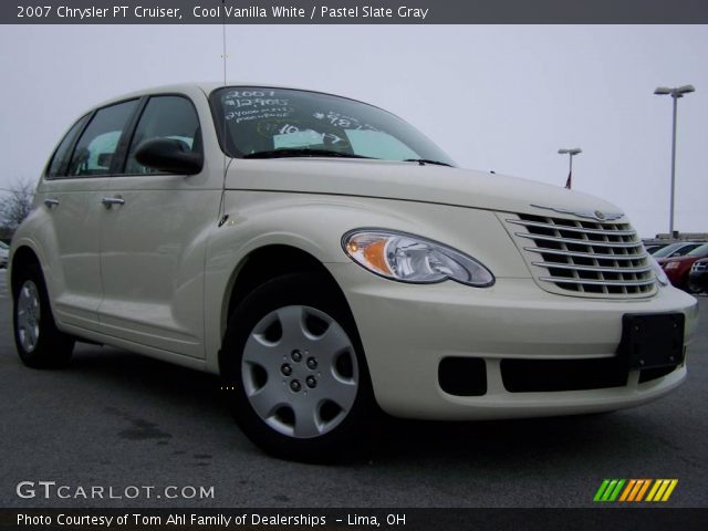 2007 Chrysler PT Cruiser  in Cool Vanilla White