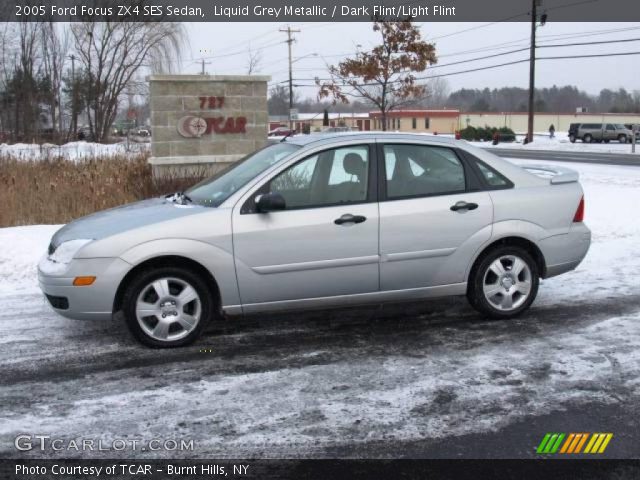 2005 Ford Focus ZX4 SES Sedan in Liquid Grey Metallic