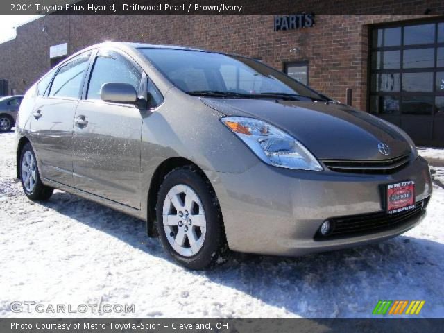 2004 Toyota Prius Hybrid in Driftwood Pearl