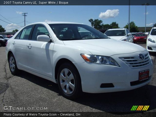 2007 Toyota Camry LE in Super White