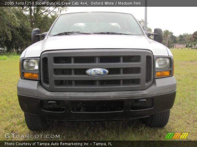 2005 Ford F350 Super Duty XL Crew Cab 4x4 in Oxford White