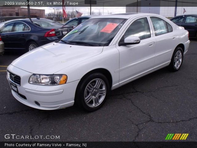 2009 Volvo S60 2.5T in Ice White