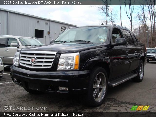 2005 Cadillac Escalade EXT AWD in Black Raven
