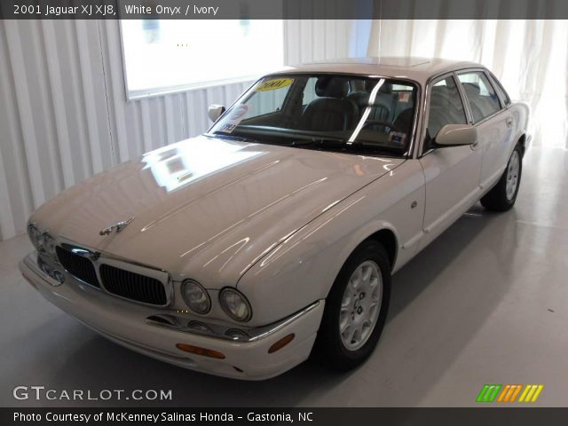 2001 Jaguar XJ XJ8 in White Onyx