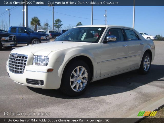 2010 Chrysler 300 Touring in Cool Vanilla White