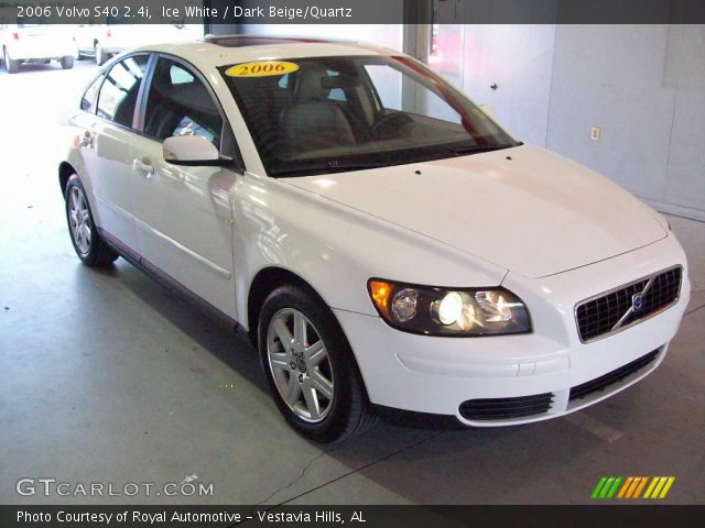 2006 Volvo S40 2.4i in Ice White