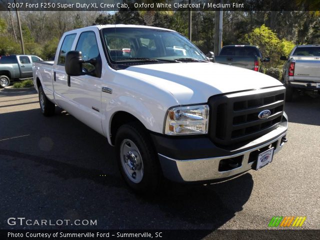 2007 Ford F250 Super Duty XL Crew Cab in Oxford White Clearcoat