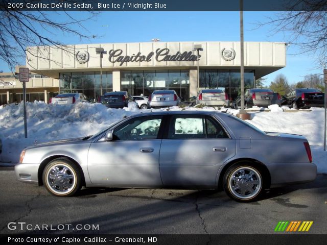 2005 Cadillac DeVille Sedan in Blue Ice