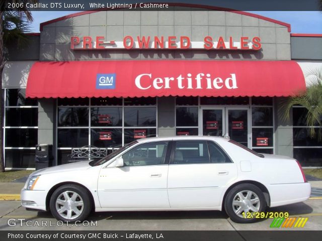 2006 Cadillac DTS Luxury in White Lightning