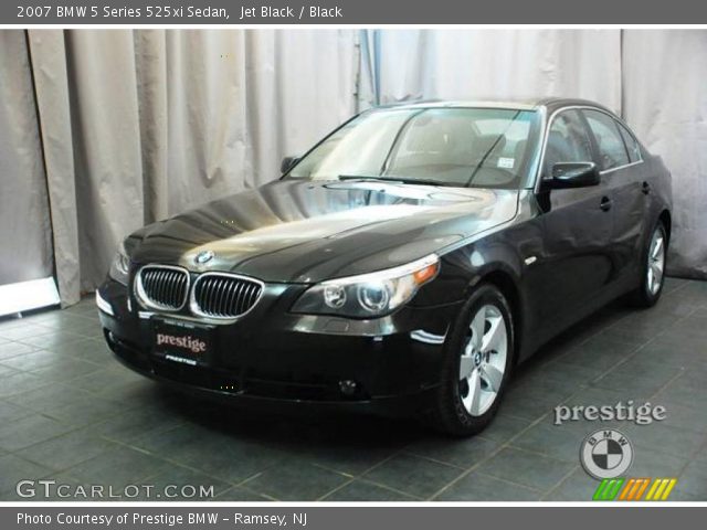 2007 BMW 5 Series 525xi Sedan in Jet Black