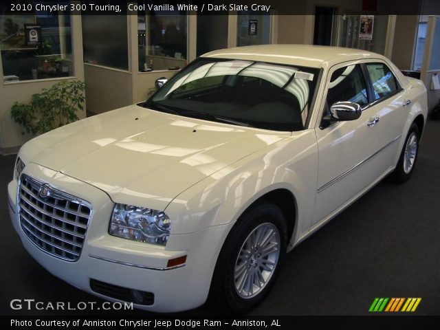 2010 Chrysler 300 Touring in Cool Vanilla White