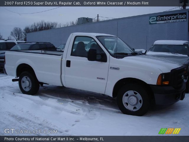 2007 Ford F250 Super Duty XL Regular Cab in Oxford White Clearcoat