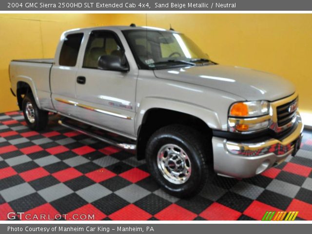 2004 GMC Sierra 2500HD SLT Extended Cab 4x4 in Sand Beige Metallic