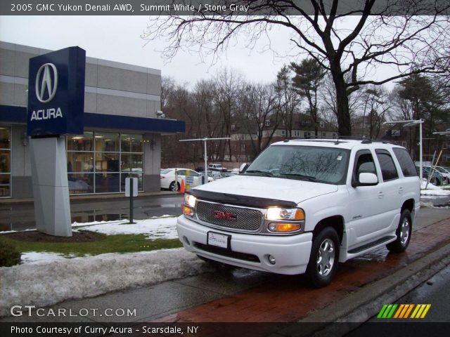 2005 GMC Yukon Denali AWD in Summit White