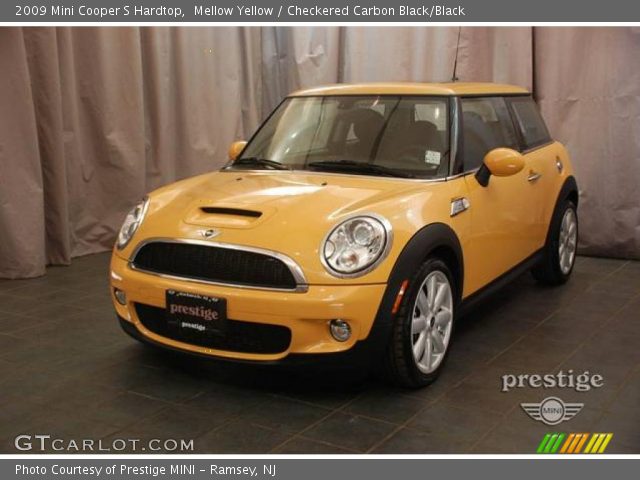 2009 Mini Cooper S Hardtop in Mellow Yellow