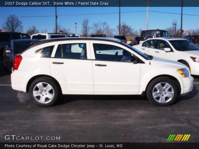 2007 Dodge Caliber SXT in Stone White