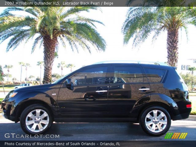 2007 Mitsubishi Outlander XLS in Labrador Black Pearl