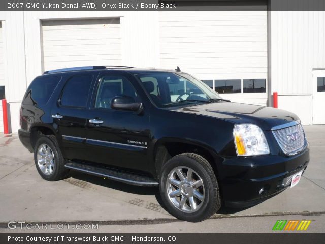 2007 GMC Yukon Denali AWD in Onyx Black