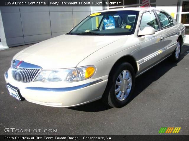 1999 Lincoln Continental  in Ivory Parchment Tricoat