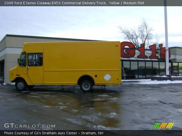 2006 Ford E Series Cutaway E450 Commercial Delivery Truck in Yellow