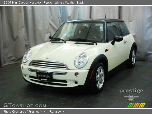 2006 Mini Cooper Hardtop in Pepper White