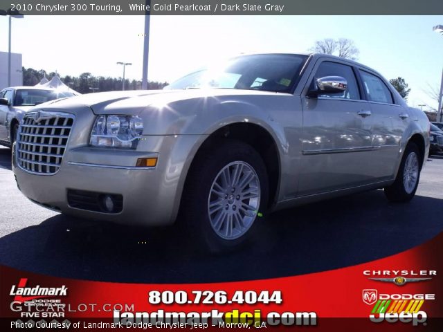 2010 Chrysler 300 Touring in White Gold Pearlcoat
