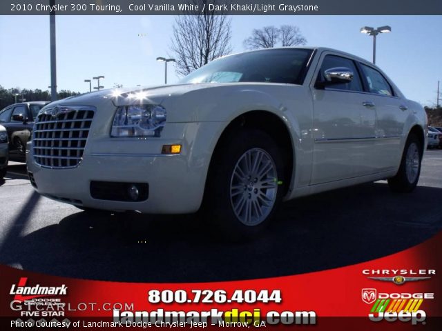 2010 Chrysler 300 Touring in Cool Vanilla White