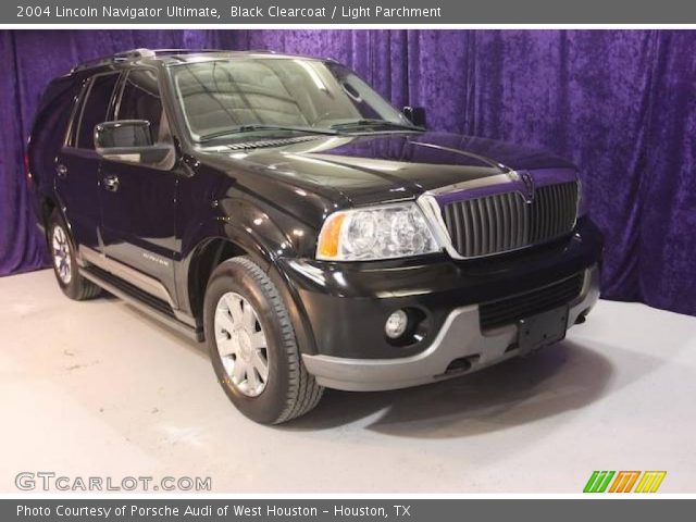 2004 Lincoln Navigator Ultimate in Black Clearcoat