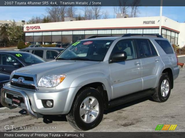 2007 Toyota 4Runner SR5 4x4 in Titanium Metallic