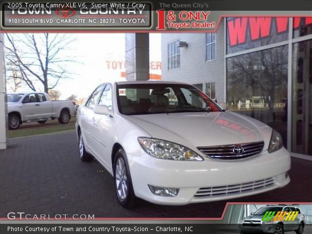 2005 Toyota Camry XLE V6 in Super White