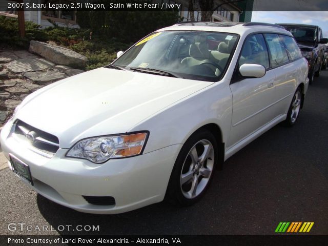 2007 Subaru Legacy 2.5i Wagon in Satin White Pearl