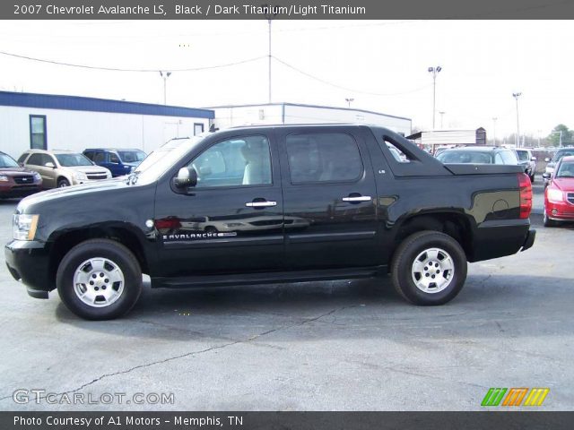 2007 Chevrolet Avalanche LS in Black