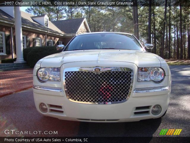 2007 Chrysler 300 C HEMI in Cool Vanilla