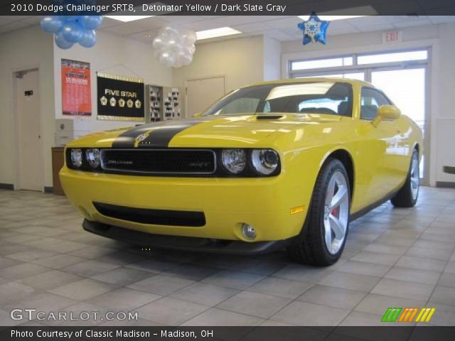 2010 Dodge Challenger SRT8 in Detonator Yellow