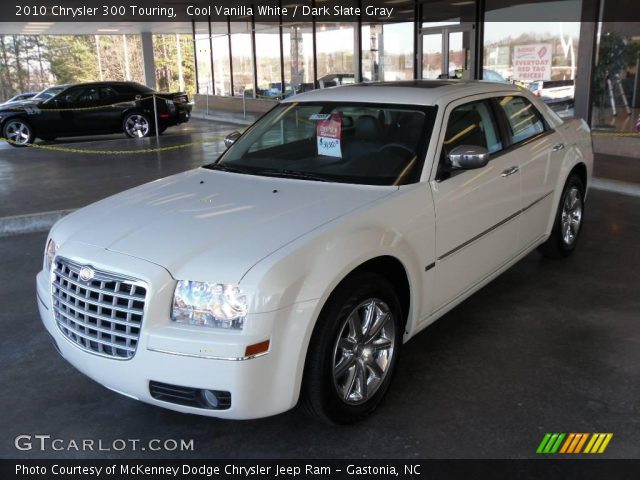 2010 Chrysler 300 Touring in Cool Vanilla White