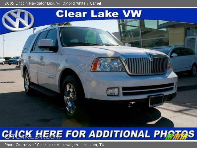 2005 Lincoln Navigator Luxury in Oxford White