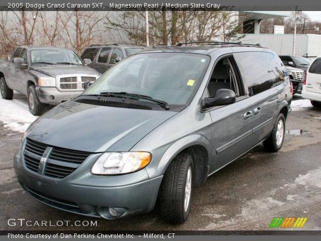2005 Dodge Grand Caravan SXT in Magnesium Pearl
